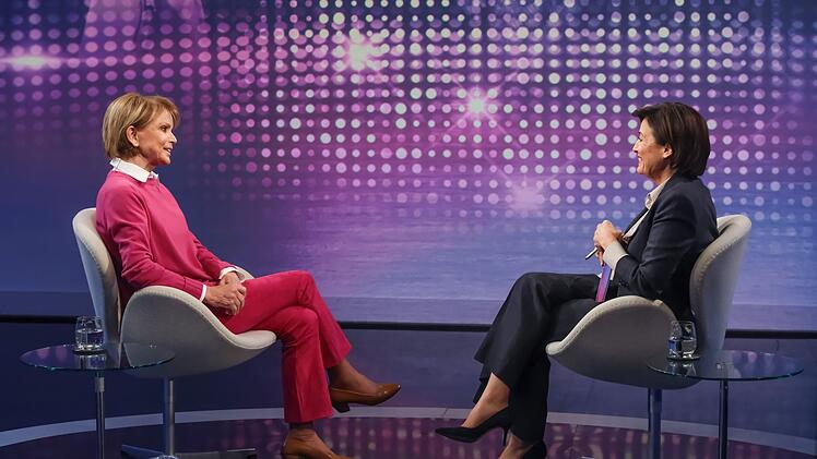 Am Dienstagabend sprach Schauspielerin Uschi Glas bei Maischberger auch &uuml;ber ihre Familiengeschichte.