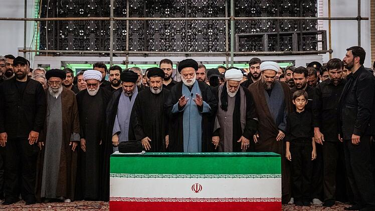 Iran-Krieg - Beisetzung Chamenei