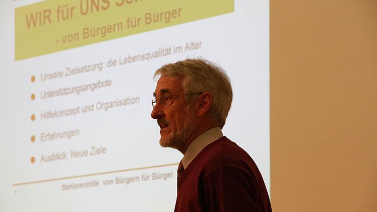Mathias Abbé von "Wir für uns" referierte über die in Heroldsbach/Hausen gegründete Genos-senschaft. Foto: Mathias Erlwein