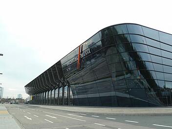 Die Halle 3 A ist derzeit das Schmuckstück des Messegeländes. Die geplante neue Halle 3 C soll ähnlich aussehen. Foto: Matthias Litzlfelder