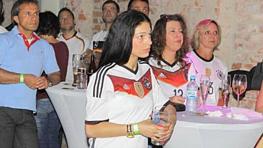 Zweifel stehen auch FT-Chefredakteur Frank Förtsch (blaues Polohemd) ins Gesicht geschrieben.