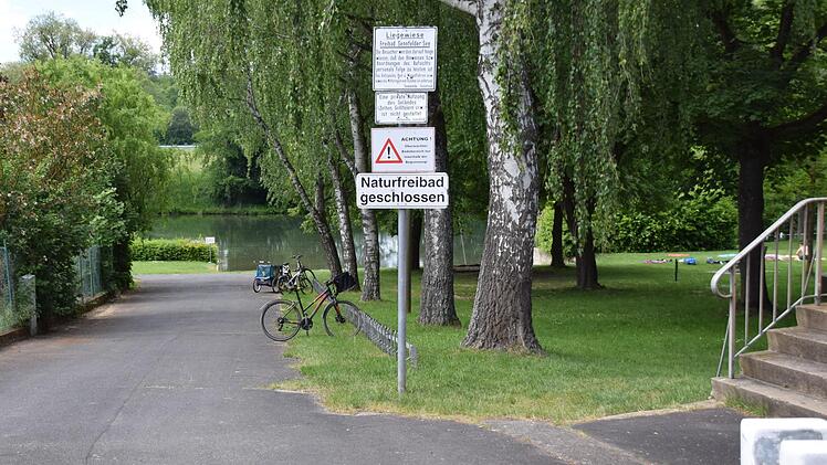 Noch im Mai war der Naturbadesee Sennfeld geschlossen, ebenso wie Freibäder.  Foto: Silvia Eidel