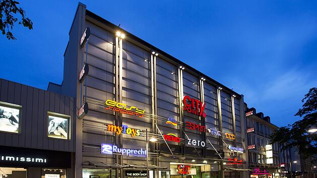 Nach nur 19 Jahren plant der Eigent&uuml;mer des "City Point" bereits einen Neubau des innerst&auml;dtischen Shopping-Centers in der N&uuml;rnberger Karolinenstra&szlig;e. Foto: Nikolas Pelke