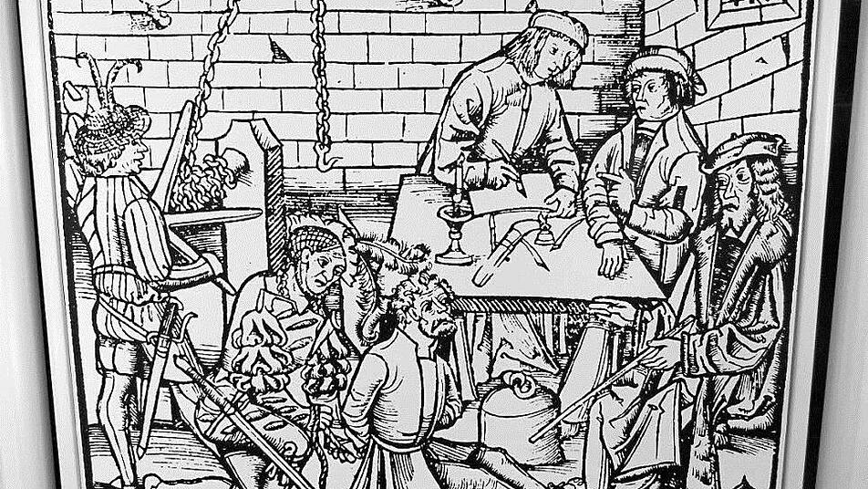 Die Befragung eines Mannes, der der Hexerei angeklagt wurde. Der Holzschnitt von 1580 entstammt der "Bambergischen Peinlichen Halsgerichtsordnung". Die Hexenverfolgung in Zeil erreichte ihre Höhepunkte in den Jahren von 1616 bis 1631. Foto: RiegerPress