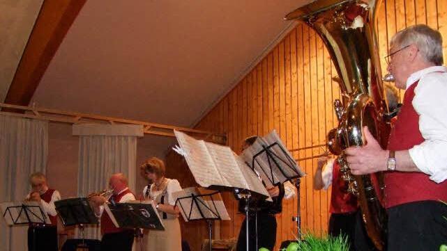 Die Helmsemmer Musikanten sorgten für Stimmung.