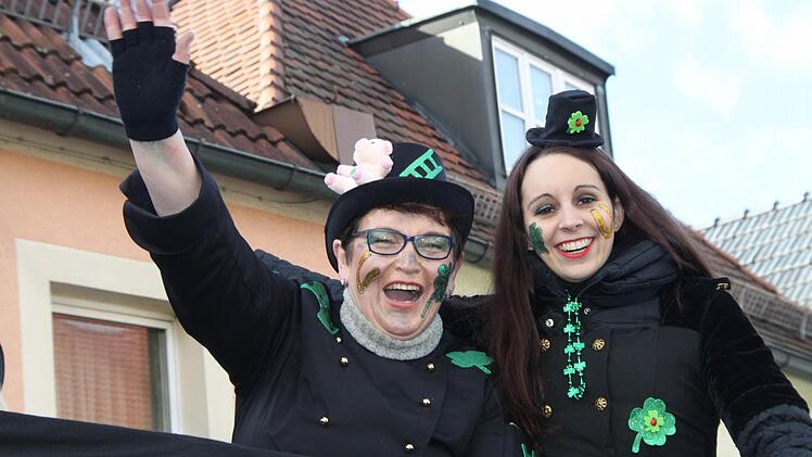 Marktplatztreiben in Stadtsteinach. Foto: Jürgen Gärtner