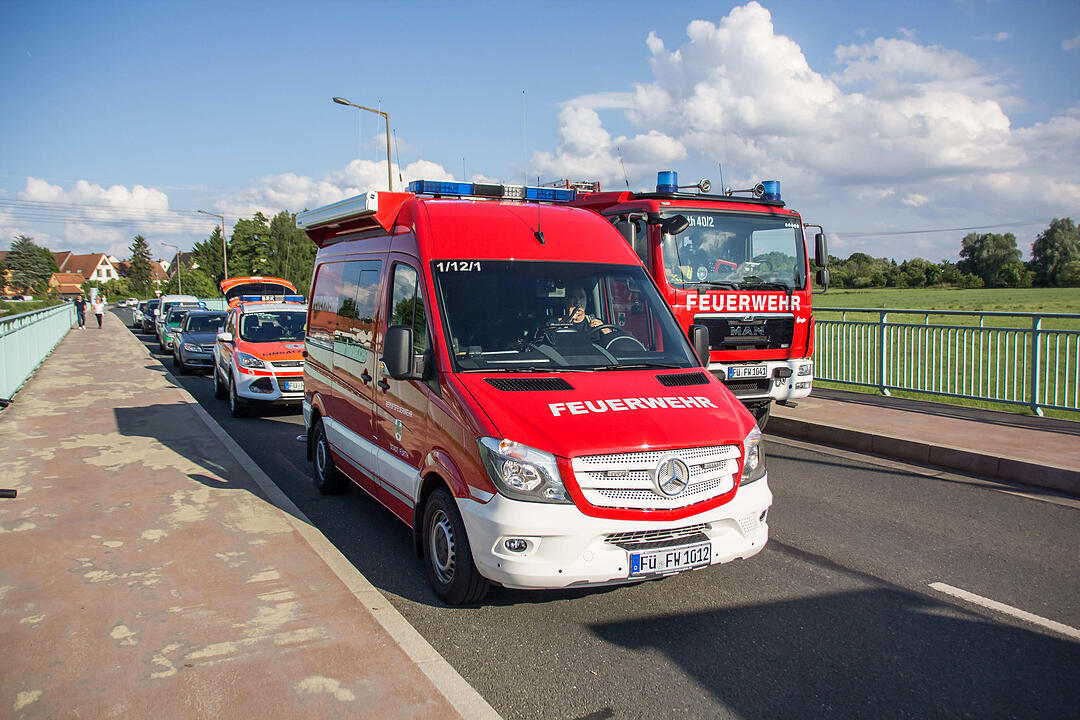 Kind stürzt in die Regnitz: Suchaktion der Rettungskräfte aus Fürth und Erlangen