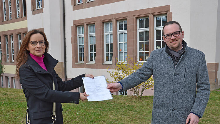 Schwabach: Ganztagsbetreuung ab 2026 - Stadt befragt Eltern