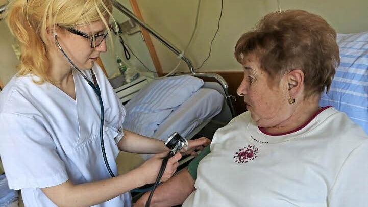 Auch die Mitarbeiter im Höchstadter Kreiskrankenhaus St. Anna dürfen sich über drei Prozent Gehaltserhöhung freuen.  Foto: Barbara Herbst