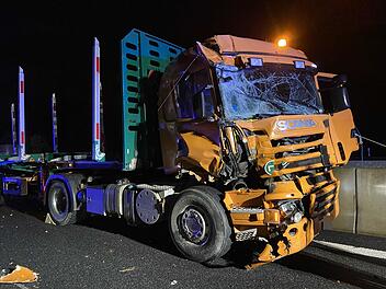 Auf der A9 bei Schnaittach ist ein Laster in das Heck eines Gefahrguttransporters gekracht.