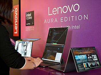 Mobilfunkmesse MWC in Barcelona - Laptop mit Flip-Funktion