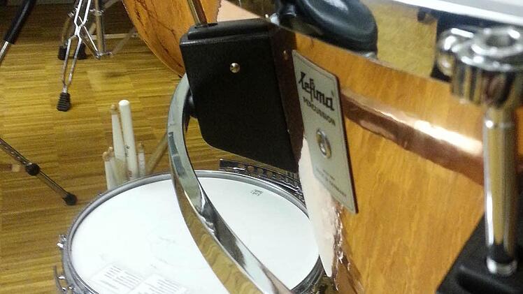 Pauken und eine Trommel