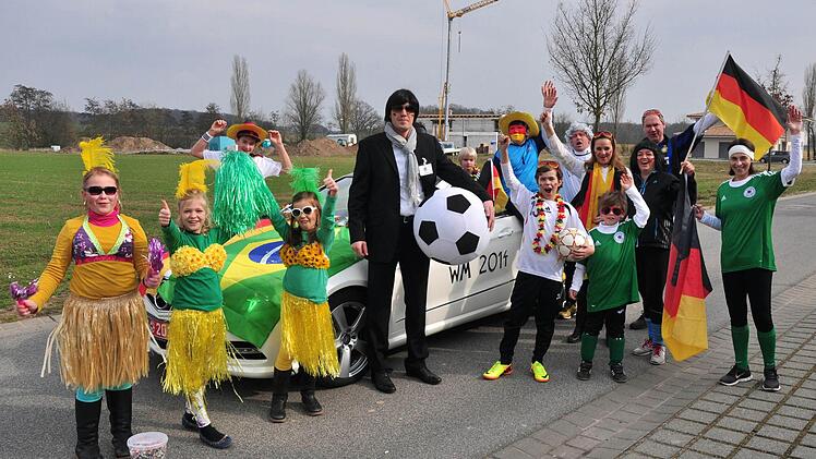 International präsentierte sich das Autohaus Helbig, das die Fußball-WM in Brasilien zum Thema gewählt hatte.