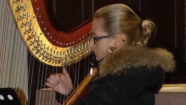 Luisa Bier, 10 a, an der Harfe spielte "Chaconne" von G.F. Händel.