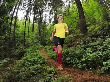 Beim Trail-Running laufen die Athleten auf Trampelpfaden und überwinden natürliche Hindernisse.  Foto: Kraus