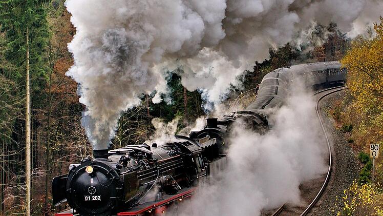 Am 22. und 23. September  wird anl&auml;sslich des Jubil&auml;ums "170 Jahre Schiefe Ebene" der Schnellzugdampf der 70er Jahre mit einstigen Hofer Dampfloks der Baureihe 01 zwischen Bamberg und Marktschorgast wieder aufleben.  IGE-Erlebnisreisen und Reiseservice GmbH