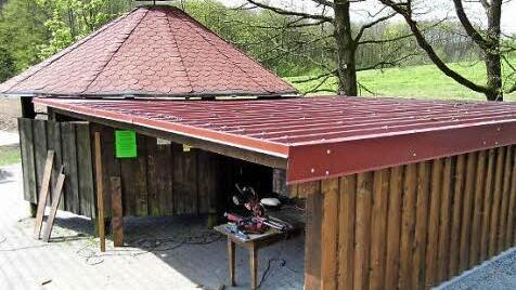 Die neue Unterstellhalle am Bischofsheimer See  Foto: Gerold Snater