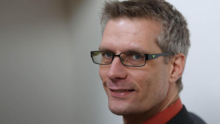 Vor eineinhalb Jahren forderte Uwe Kirschstein den Amtsinhaber Franz Stumpf in der Stichwahl heraus - und unterlag knapp. Nach Stumpfs Rücktritt wittert Kirschstein nun seine Chance.  Foto: Josef Hofbauer
