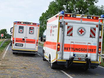 Aus der Kurve getragen: Ein Biker verlor am Samstag in der Fr&auml;nkischen Schweiz die Kontrolle &uuml;ber sein Motorrad, st&uuml;rzte und zog sich schwere innere Verletzungen zu.  Symbolfoto: Ronald Rinklef