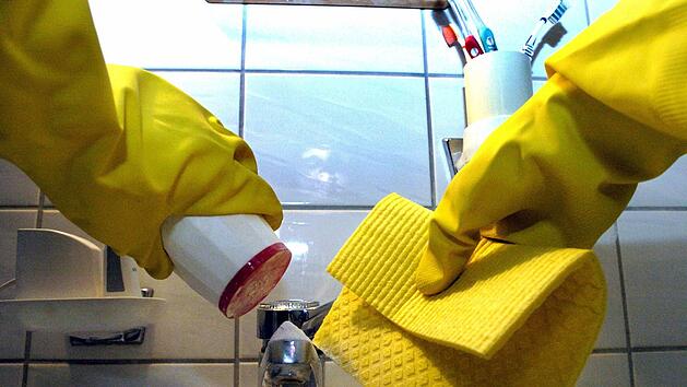 Nicht nur putzen sondern vor allem auch H&auml;ndewaschen ist wichtig, um Krankheiten zu vermeiden. Darauf macht der Welttag der Hygiene am 5. Mai nochmal aufmerksam. Foto:&nbsp;Norbert F&ouml;rsterling/dpa