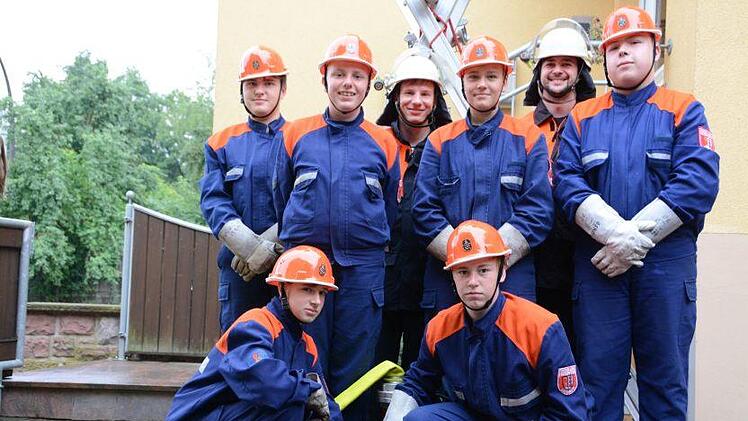 Die Teilnehmer: Max Falkenberg (hinten von links), Yannik Schühler, Ferdinand Mihm, Lara Matthes, Dominik Ebert, Michael Hoffmann sowie (vorne) Leonie Gärtner und Linus Schellenberger. Foto: Elisabeth Assmann