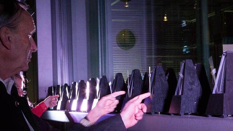 Faszinierendes Erlebnis für die Zuhörer: György Ligetis "Poeme Symphonique für 100 Metronome"Foto. Barbara Herbst