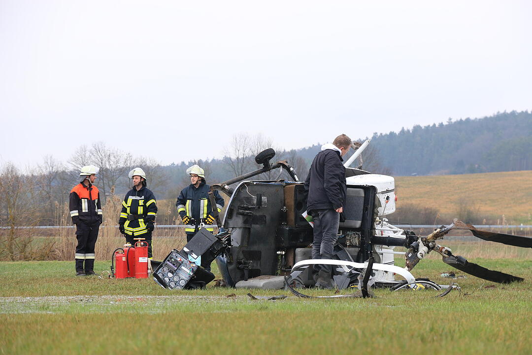 Hubschrauber stürzt bei Rentweinsdorf ab