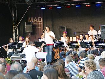 "Pfeffer, Salz & Sahne" gestalteten in Fatschenbrunn ein unvergessliches Benefizkonzert zugusten der Orgelrenovierung - und das Wetter tat das Seine zu einem gelungenen Konzertabend unter freiem Himmel. Fotos: Sabine Weinbeer
