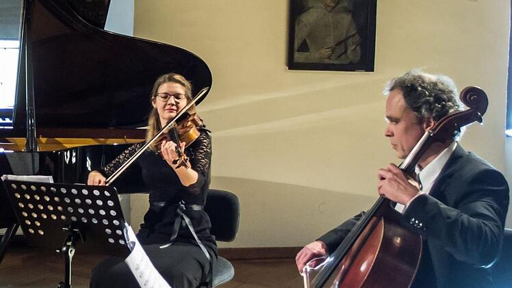 Mitreißend musiziert: Werke von Frank Bridge und Edward Elgar erklang beim Coburger Rathauskonzert.Foto: Jochen Berger