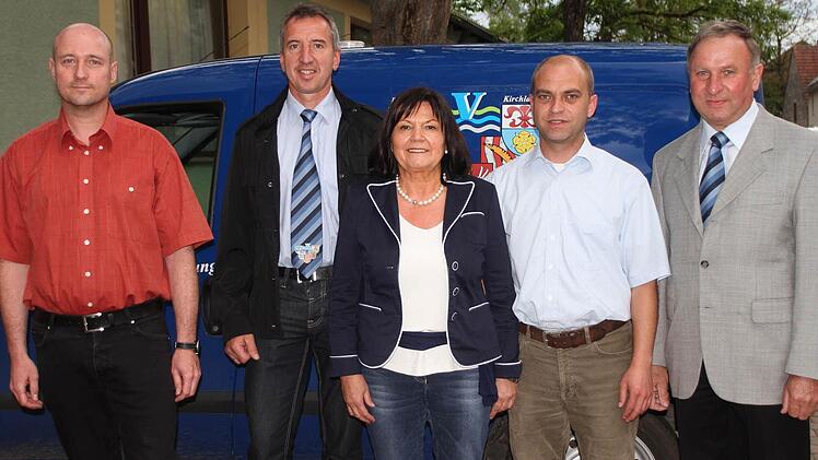 Die bisherigen und die neu gewählten Vorsitzenden des Zweckverbandes der Veitensteingruppe mit (von links) der neue 2. Vorsitzender Peter Großkopf, der bisherige 2. Vorsitzende Armin Postler, die neue Vorsitzende Gertrud Bühl, der bisherige Vorsitzende Jochen Steppert sowie Geschäftsführer Rupert Göller. Foto: Günther Geiling
