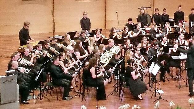 Das Kreisorchester Lichtenfels bei seinem Auftritt vor der Jury im Parkstad Limburg Theater Heerlen Foto: Dieter Tussetschläger