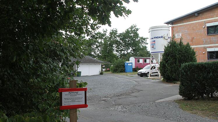 Auch in der Herlas herrscht Eichenprozessionsspinneralarm - die gesamte Stra&szlig;e Richtung "Gelbe Weiden" ist betroffen.Sonny Adam