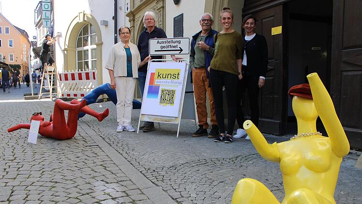 Kitzingen: Ausstellung lokaler K&uuml;nstler endet bald - bis wann die Skulpturen und Co. noch zu sehen sind