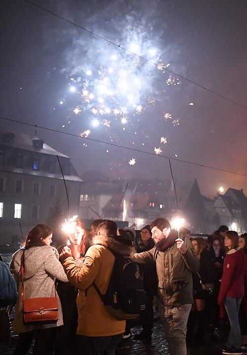 Impressionen von der Silvesternacht: So feierte Bamberg den Jahreswechsel