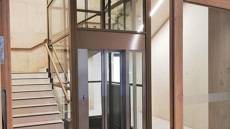 :Das Treppenhaus im neuen Haus C ist mittig eingebaut.Sigismund von Dobschütz