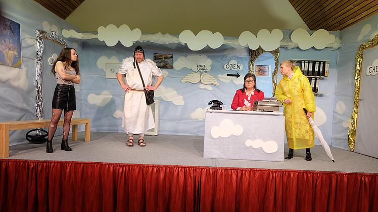 Eine Szene aus "Termin bei Petrus". Foto: Philipp Bauernschubert