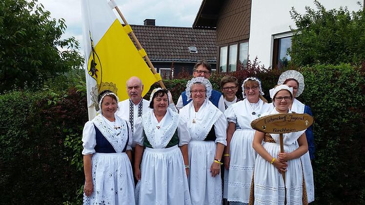 Die Eichendorff-Tanzgruppe Forchheim auf der Europeade Foto: Margit Bergmann