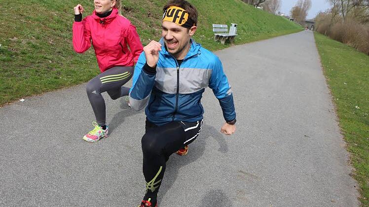 Auch Kräftigungsübungen gehören zum Lauf-Training. Foto: Barbara Herbst