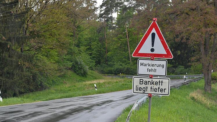 Die Staatsstraße 2279 zwischen  Steinsdorf und WalsdorfFoto: Ronald Rinklef