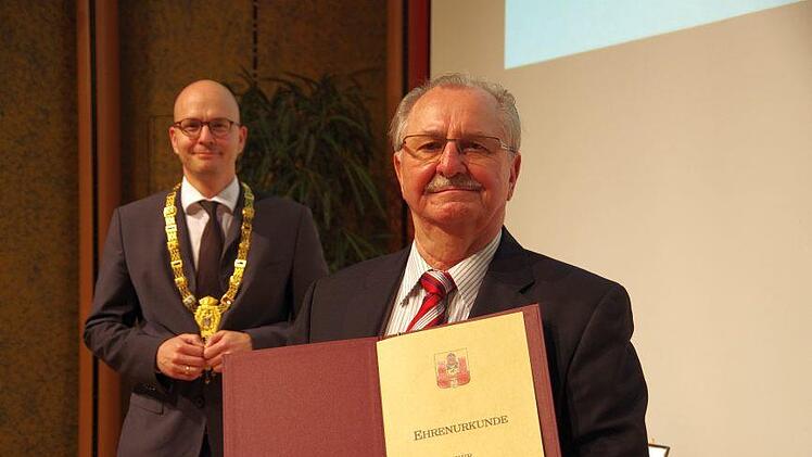 Dei Bürgermedaille in Gold hat Edmund Seller verliehen bekommen. Foto:Klaus Werner