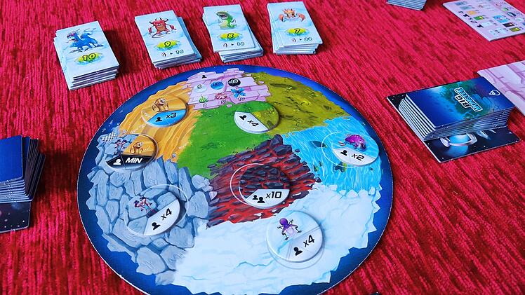 Big Monster im Test - familientaugliche Mischung aus Sammel-, Lege- und Drafting-Spiel