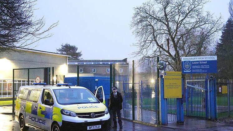 Zwei Teenager an Londoner Schule niedergestochen