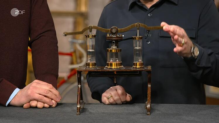 Verk&auml;ufer G&uuml;nther hatte die Duplex-Wasserpumpe aus dem fr&uuml;hen 20. Jahrhundert auf dem Flohmarkt gekauft und w&uuml;nschte sich 150 Euro daf&uuml;r. Experte K&uuml;mmel stellte sogar 180 bis 200 Euro in Aussicht: "Daf&uuml;r gibt es auch Sammler."
