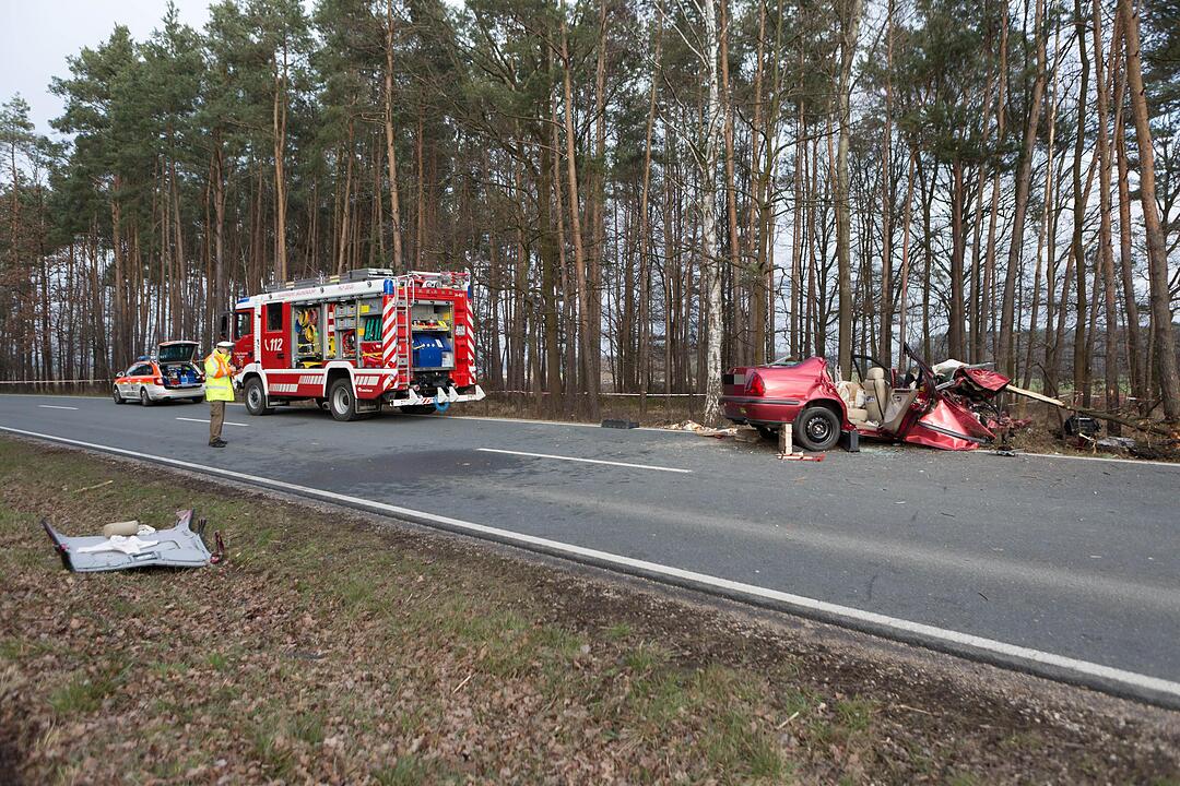 Toedlicher Verkehrsunfall bei Seukendorf