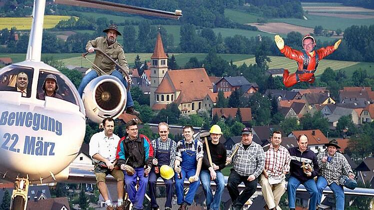 Die Fotomontage wurde für die Festschrift zum 25-jährigen Jubiläum mit allen damaligen Vorständen und Mitgliedern bei ihrem "Rundflug" über die Heimatgemeinde Adelsdorf erstellt. Fotomontage: Stammtisch/privat