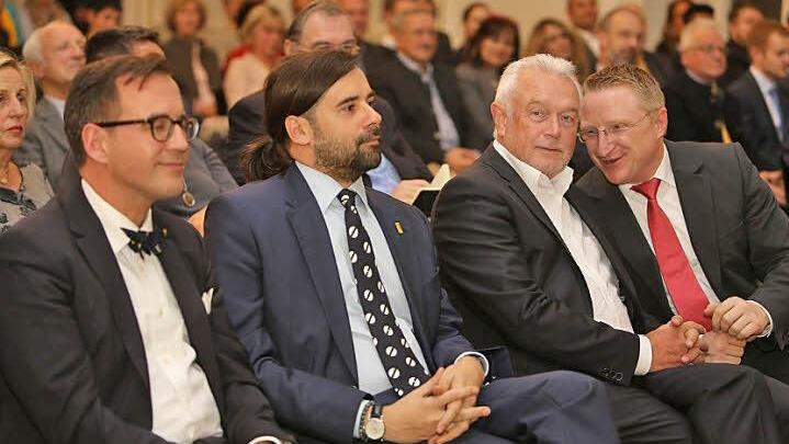 Helmut Metzner (l.), Sebastian Körber und Martin Pöhner (r.) feierten mit Wolfgang Kubicki den 70. Geburtstag der FDP Bamberg.  Foto: Barbara Herbst