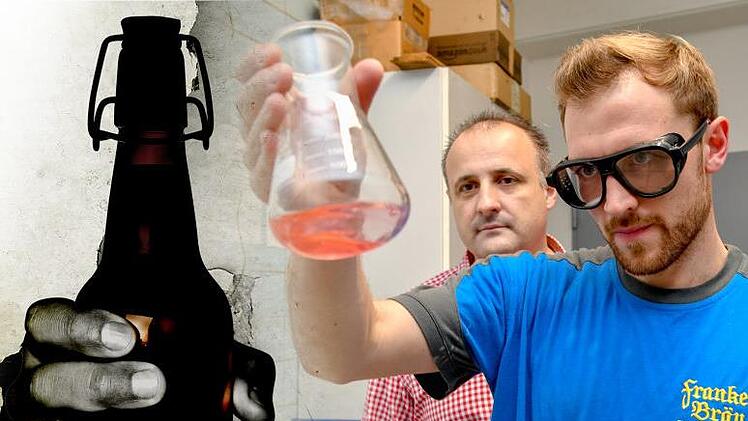 Will jemand der Franken Bräu aus Mitwitz schaden? Inhaber Rainer Mohr (links) und Brauer André Knauer kontrollieren die Anlage mehrmals täglich: "Lauge stammt nicht von uns." Wer steckt dann dahinter? Foto: Ronald Rinklef