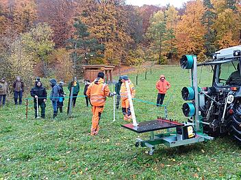 Vorbereitung auf die Afrikanische Schweinepest: Zaunbauübung im Kreis Forchheim