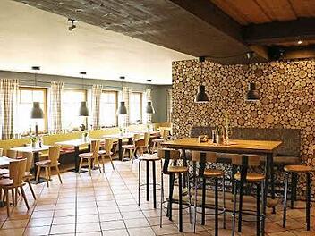 Die geschmackvoll eingerichteten Räume laden zum Verweilen ein.