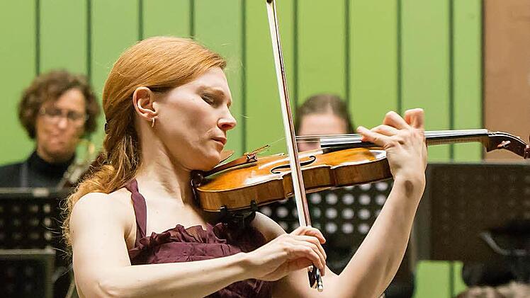 Impressionen vom Sinfoniekonzert der "Musikfreunde Neustadt" in der Mehrzweckhalle Heubischer Straße.Foto: Albert Höchstädter